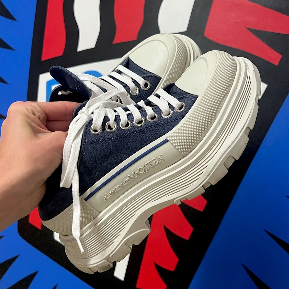 AUTHENTIC ALEXANDER MCQUEEN SNEAKERS